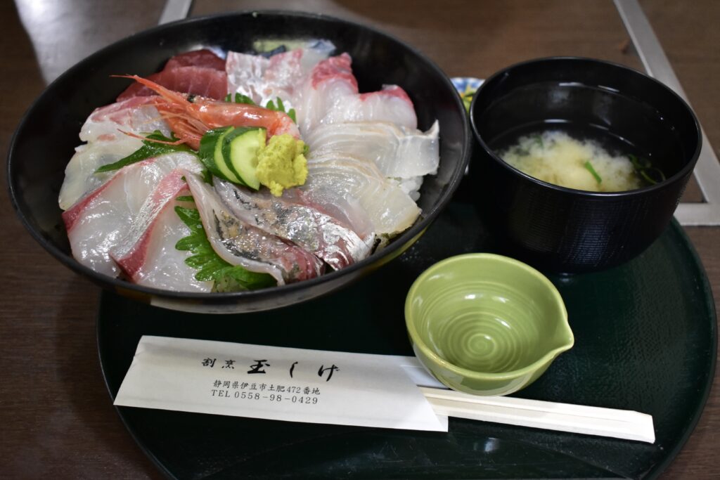 割烹玉しげ 海鮮丼